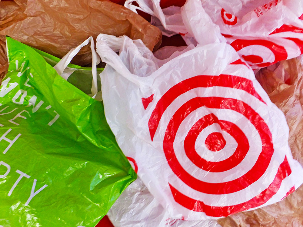 Weave This Trash Can From Plastic Grocery Bags