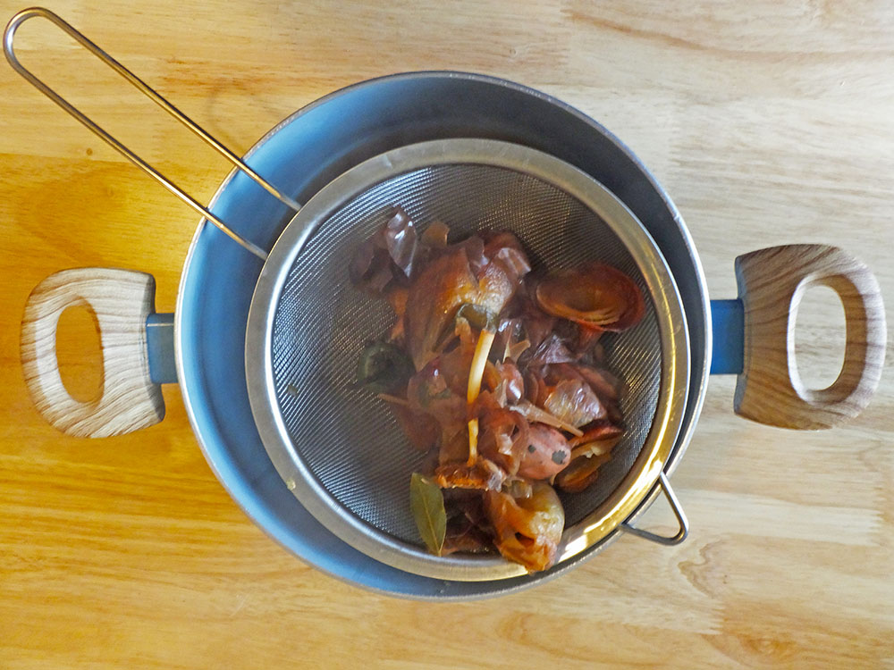 How to make your own vegetable broth out of food scraps Hello Homestead