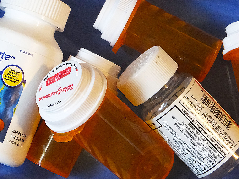 Lot of 18 Empty Plastic RX Pill Prescription Medicine Bottles For Crafts  Storage