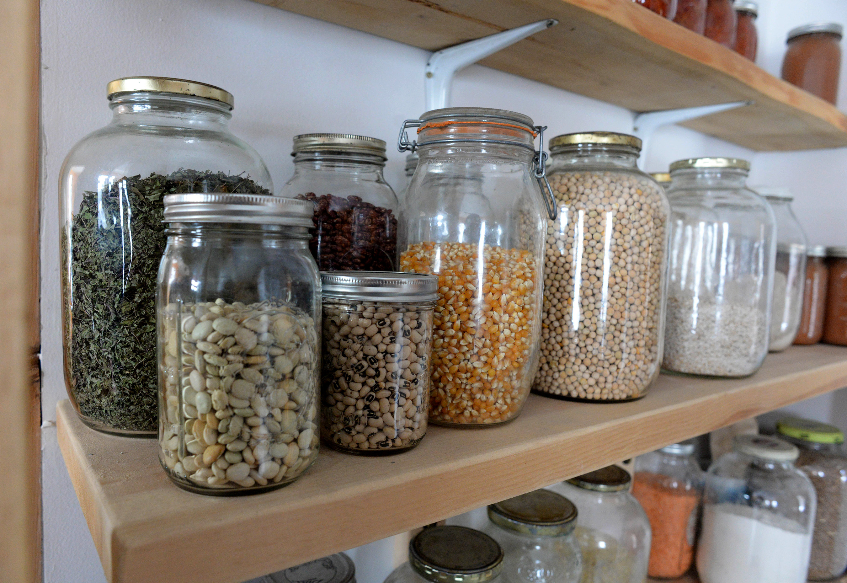 How to Package Dry Goods in Glass Jars for Long Term Storage 